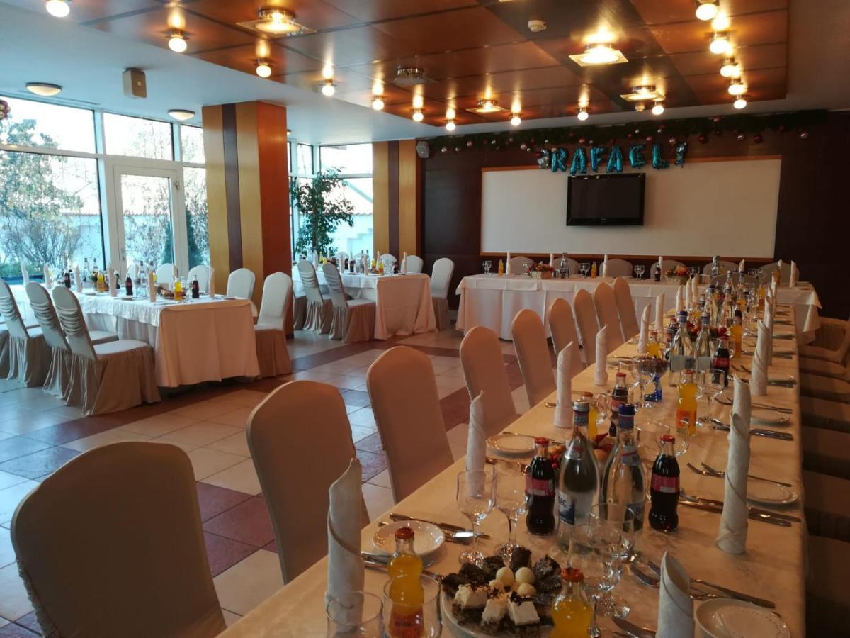 Hotel Jasmine Brasov Luaran gambar