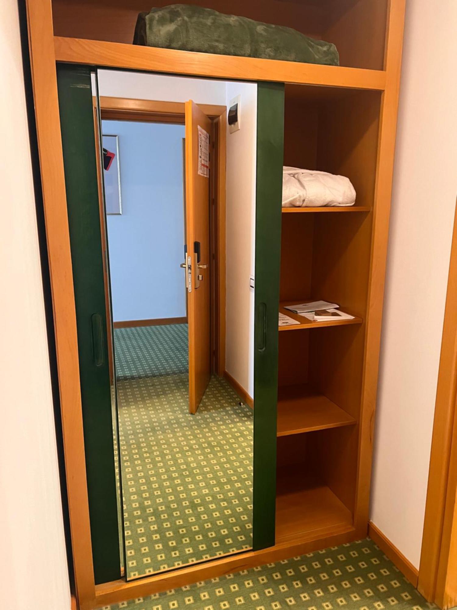 Hotel Jasmine Brasov Luaran gambar