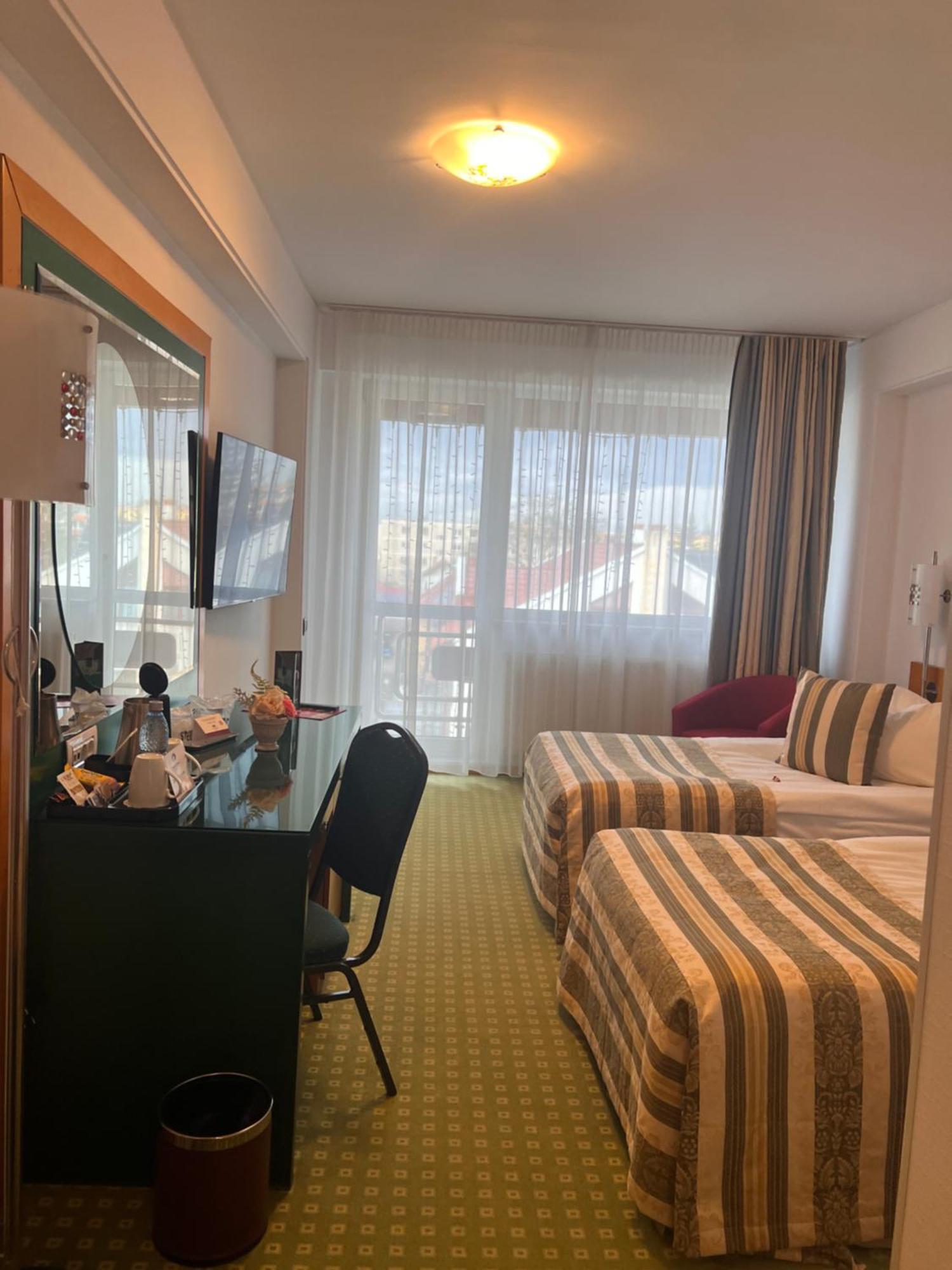 Hotel Jasmine Brasov Luaran gambar