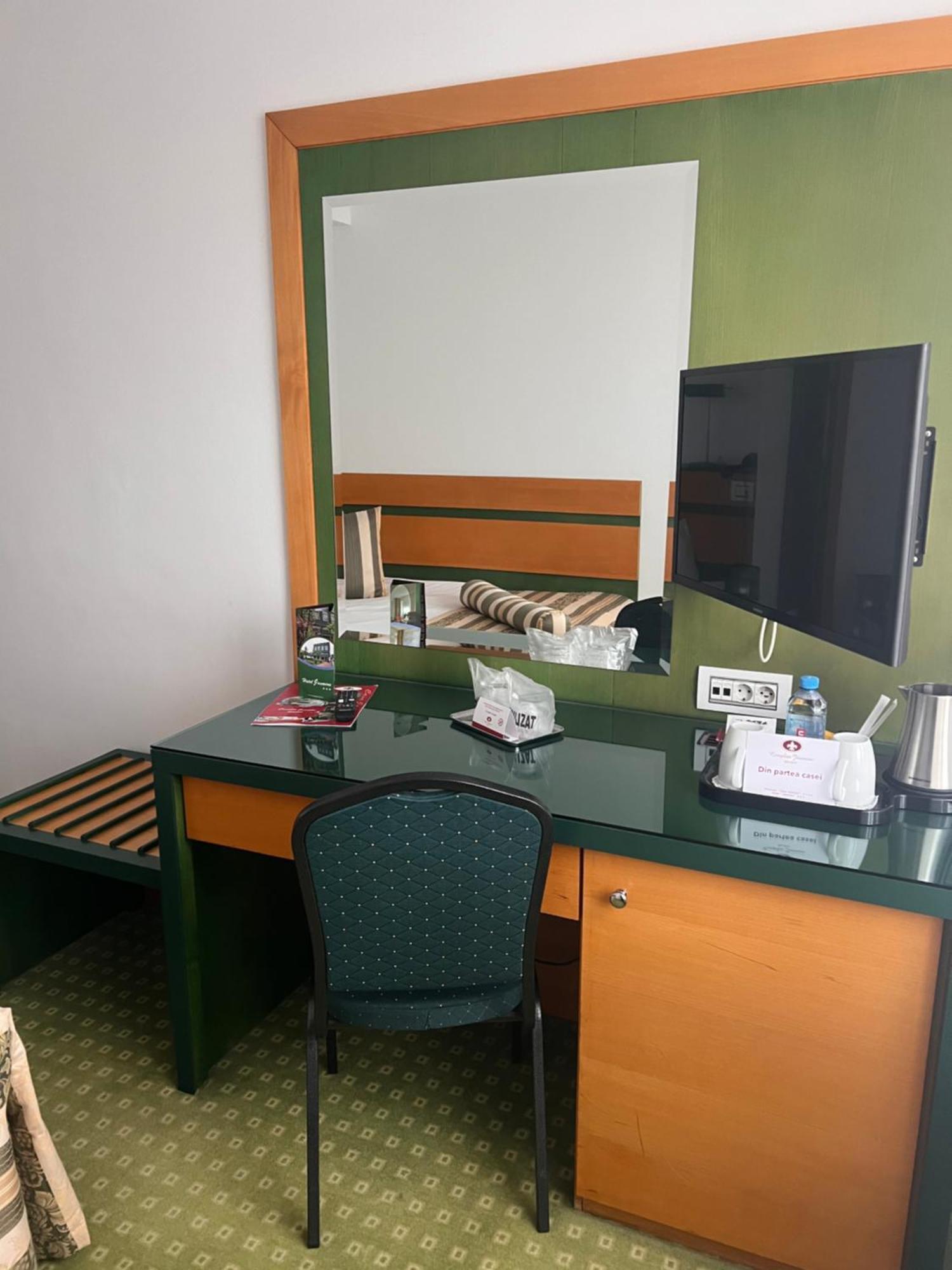 Hotel Jasmine Brasov Luaran gambar